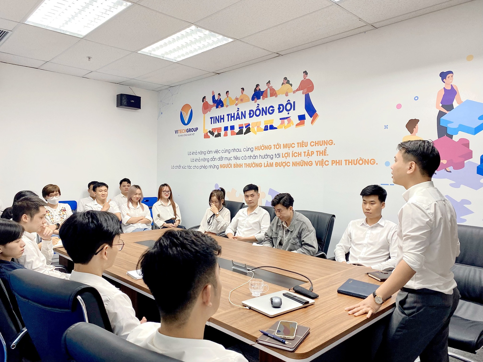 Câu lạc bộ thuyết trình trực thuộc Phần mềm MKT đức tính học tập