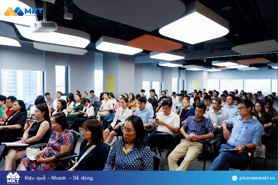 Hơn 200 doanh nghiệp tham gia hội thảo "Ứng dụng AI trong quản trị doanh nghiệp"